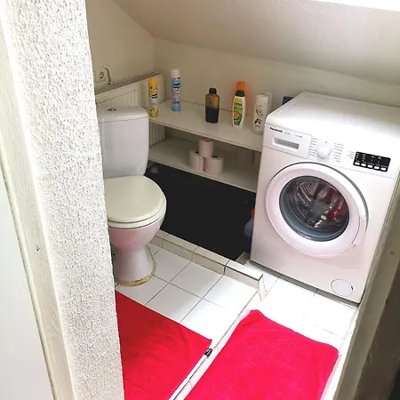 Privat In Zwei-zimmer-wohnung Als 2er Wg Kwatera prywatna