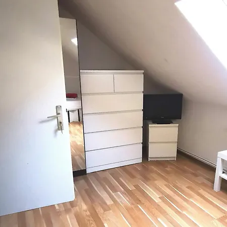 Privat In Zwei-zimmer-wohnung Als 2er Wg Homestay *