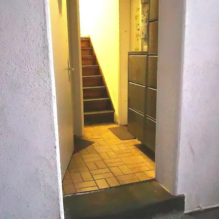 Privat In Zwei-zimmer-wohnung Als 2er Wg *