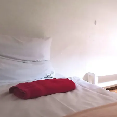 Privat In Zwei-zimmer-wohnung Als 2er Wg * Cologne