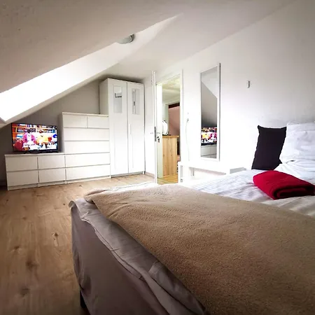 Homestay Privat In Zwei-zimmer-wohnung Als 2er Wg
