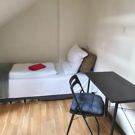 Privat In Zwei-zimmer-wohnung Als 2er Wg Homestay *