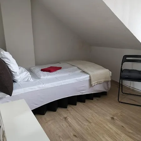 Privat In Zwei-zimmer-wohnung Als 2er Wg * Cologne