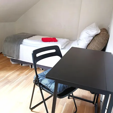 Homestay Privat In Zwei-zimmer-wohnung Als 2er Wg