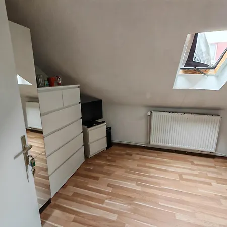 홈스테이 Privat In Zwei-zimmer-wohnung Als 2er Wg 쾰른