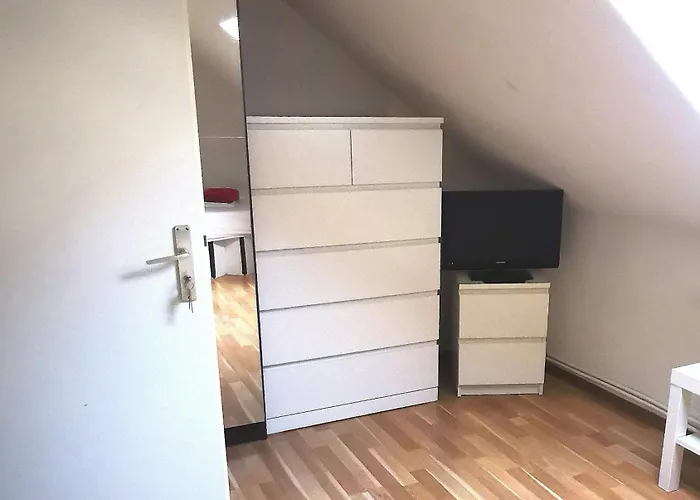 Privat In Zwei-zimmer-wohnung Als 2er Wg Habitación en casa particular *
